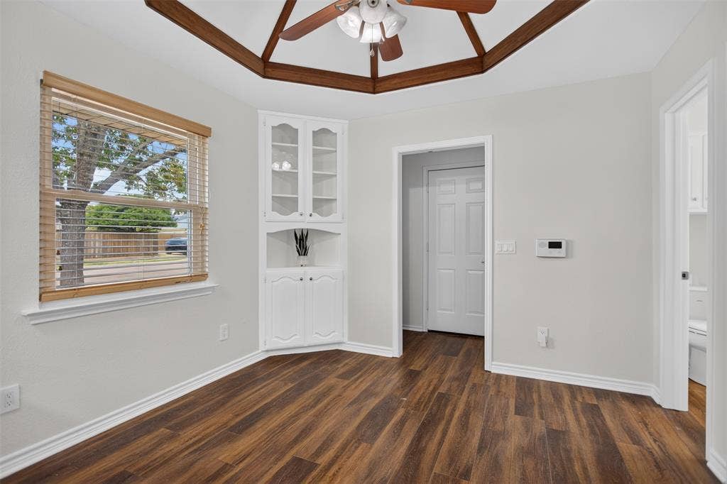 901 Willow Brook Drive, Allen, TX 75002 Breakfast area looking to the laundry
