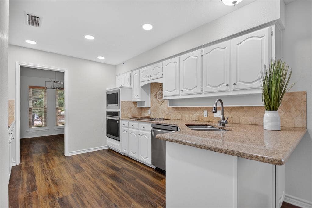 901 Willow Brook Drive, Allen, TX 75002 Gorgeous kitchen