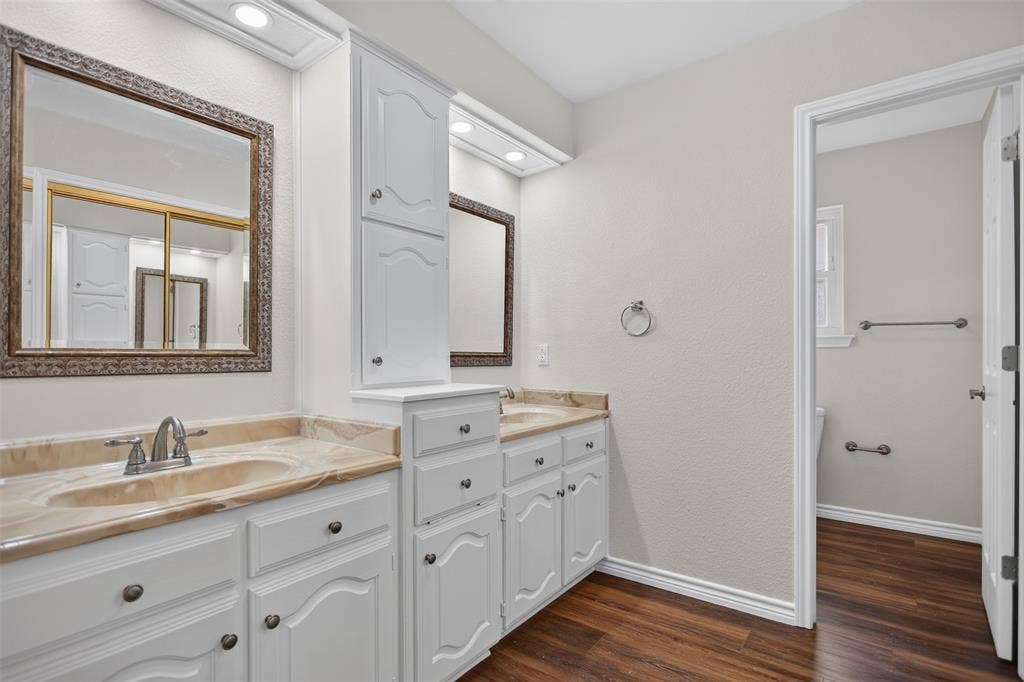 901 Willow Brook Drive, Allen, TX 75002 Primary bath