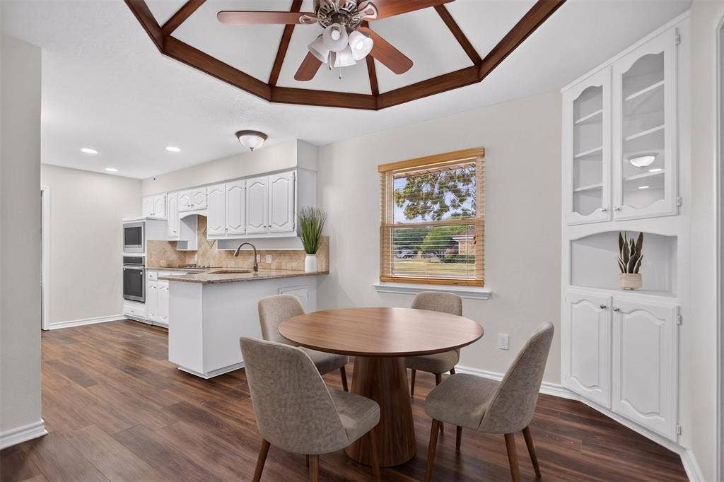 901 Willow Brook Drive, Allen, TX 75002 Breakfast area staged