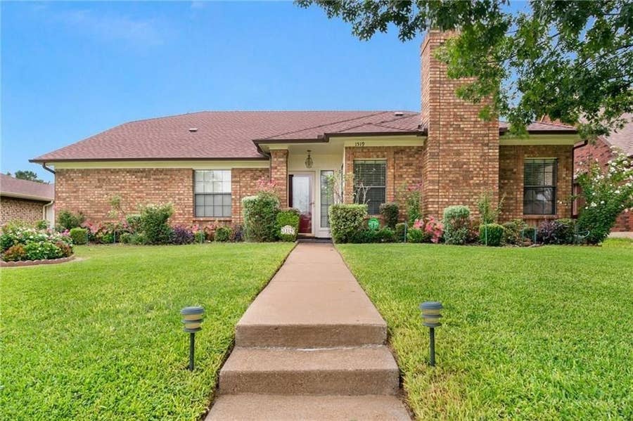 Property photo for 1519 Mission Ridge Trail, Carrollton, TX