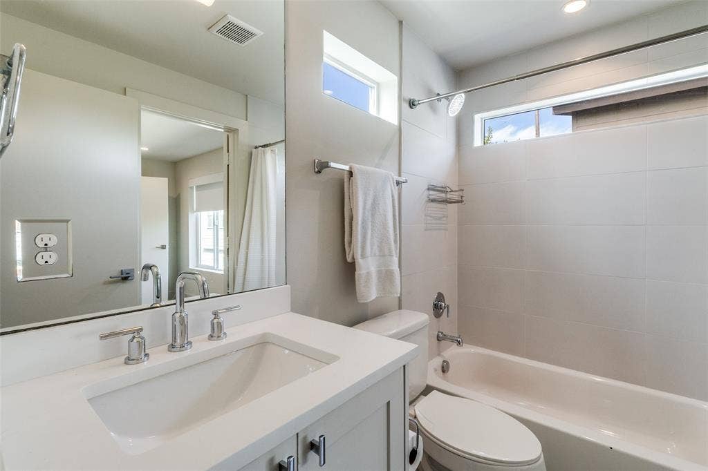 5907 Lindell Avenue, #A, Dallas, TX 75206 5907 Lindell Avenue, #A, Dallas, TX 75206