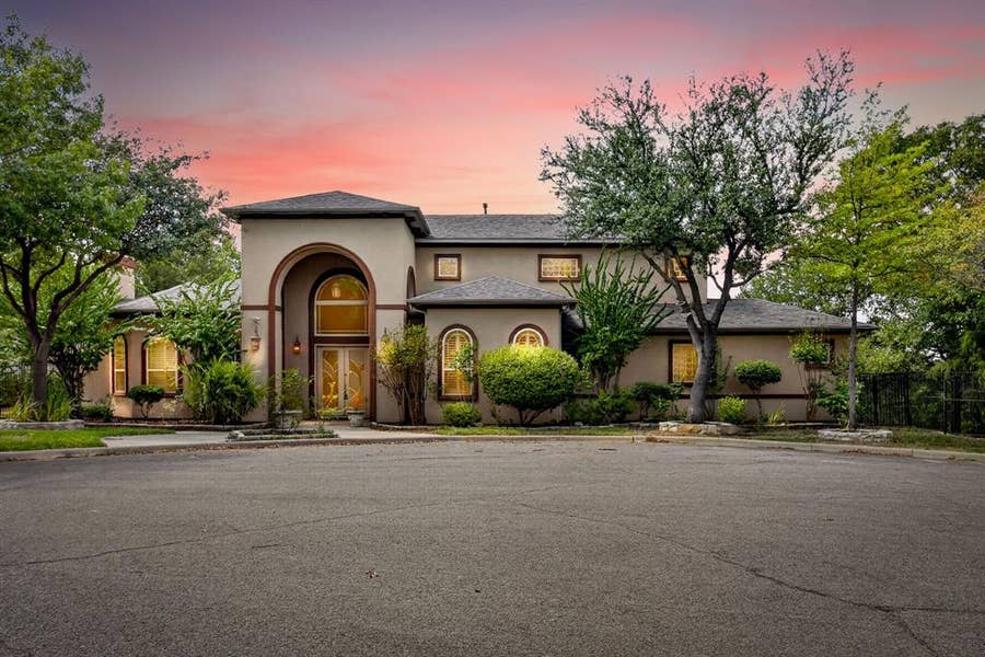 Property photo for 544 Waterchase Drive, Fort Worth, TX