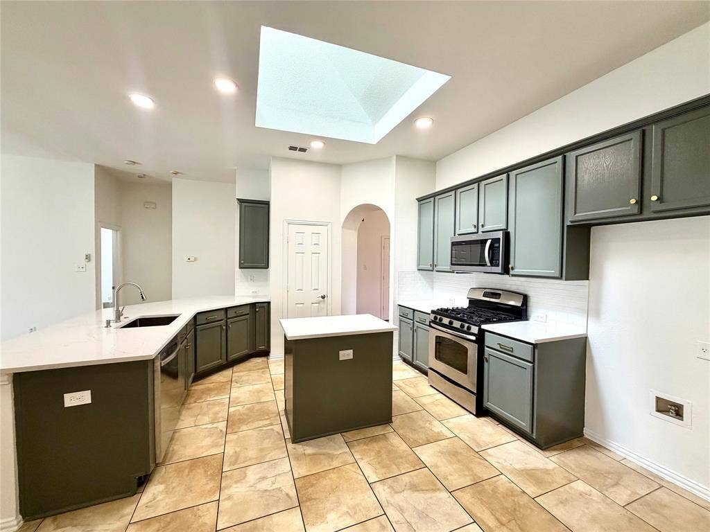 1584 Meadowview, Corinth, TX 76210