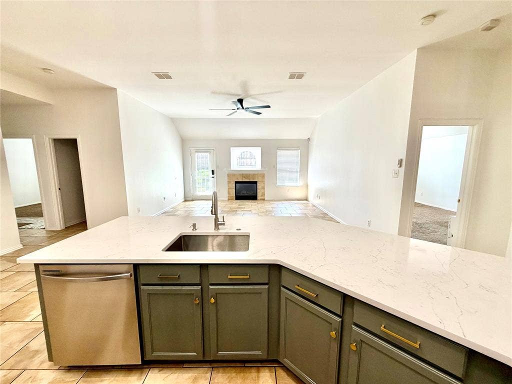 1584 Meadowview, Corinth, TX 76210