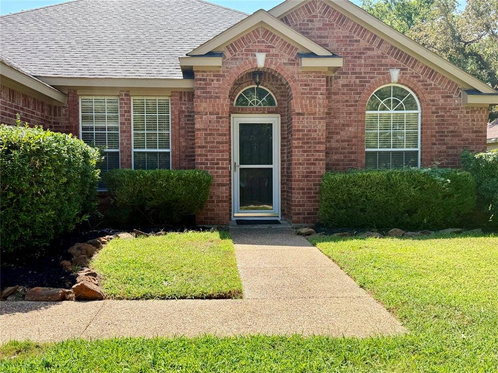 1584 Meadowview, Corinth, TX 76210