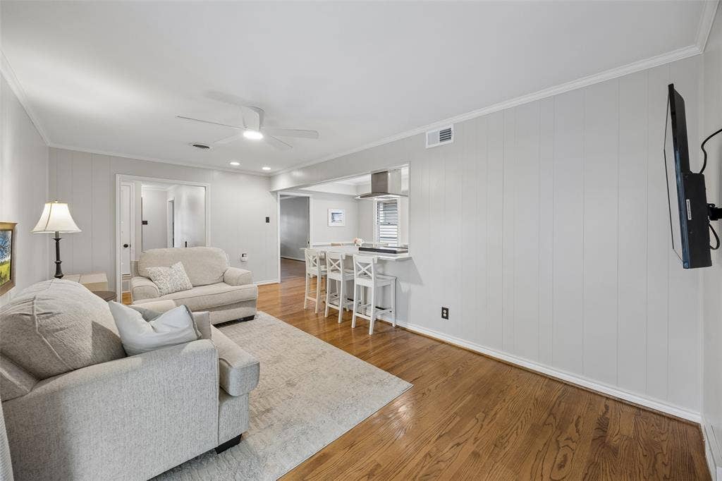 10619 Longmeadow Drive, Dallas, TX 75238 10619 Longmeadow Drive, Dallas, TX 75238