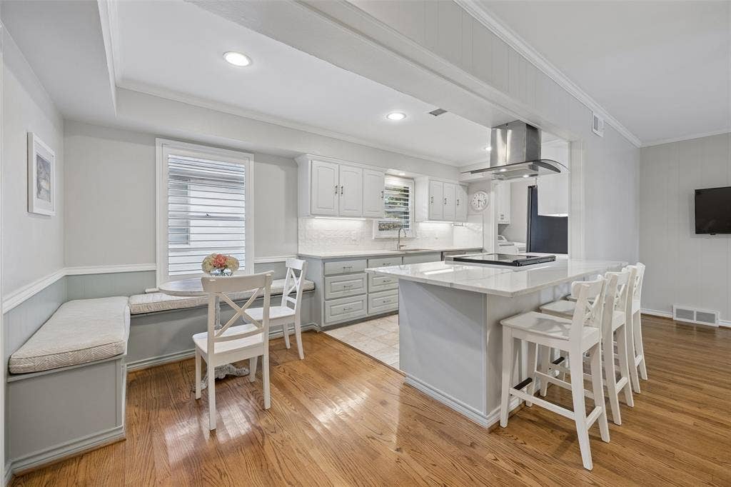 10619 Longmeadow Drive, Dallas, TX 75238 10619 Longmeadow Drive, Dallas, TX 75238