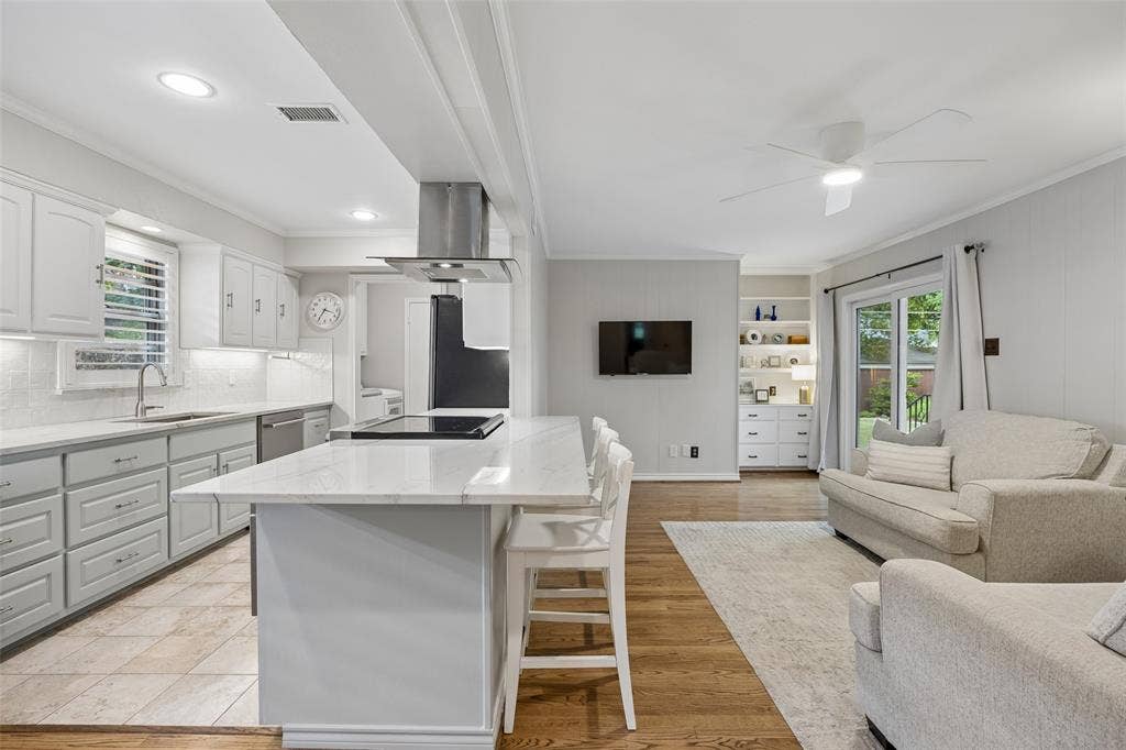 10619 Longmeadow Drive, Dallas, TX 75238 10619 Longmeadow Drive, Dallas, TX 75238