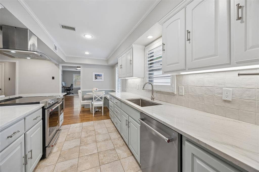 10619 Longmeadow Drive, Dallas, TX 75238 10619 Longmeadow Drive, Dallas, TX 75238