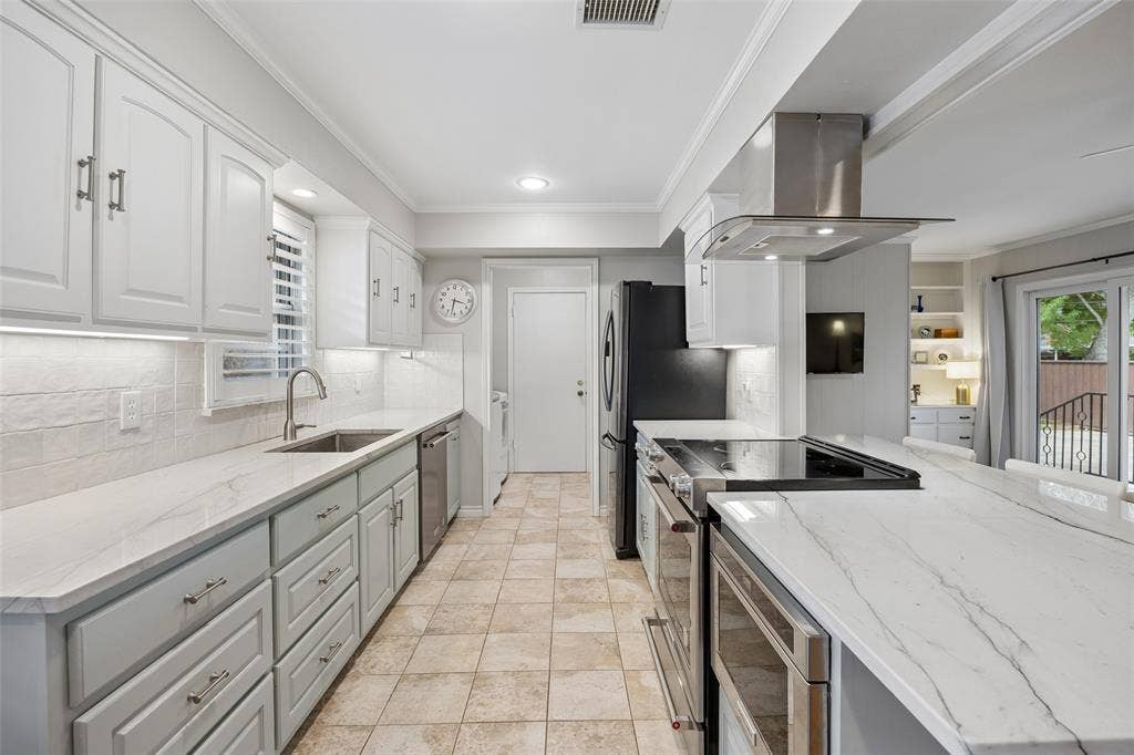 10619 Longmeadow Drive, Dallas, TX 75238 10619 Longmeadow Drive, Dallas, TX 75238
