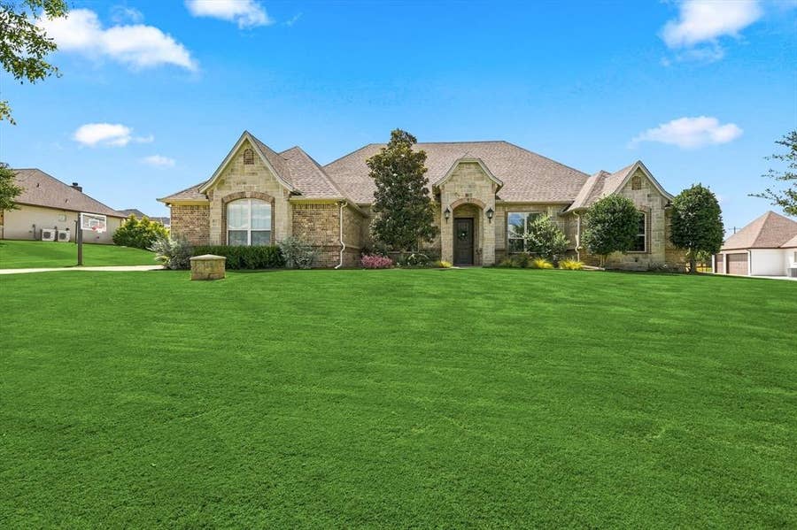 Property photo for 196 Bearclaw Circle, Aledo, TX