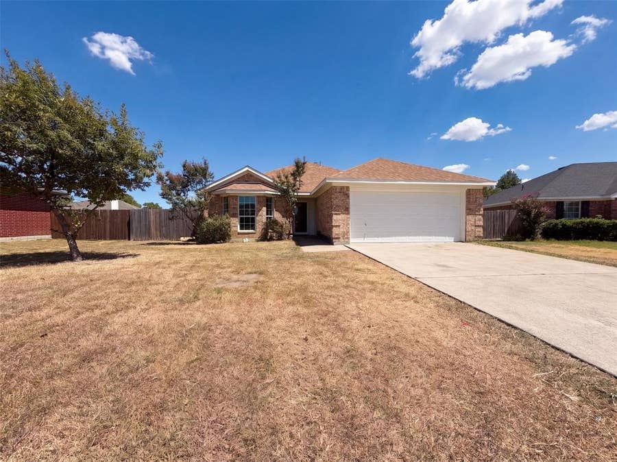 Property photo for 8025 Blue Duck Trail, Arlington, TX