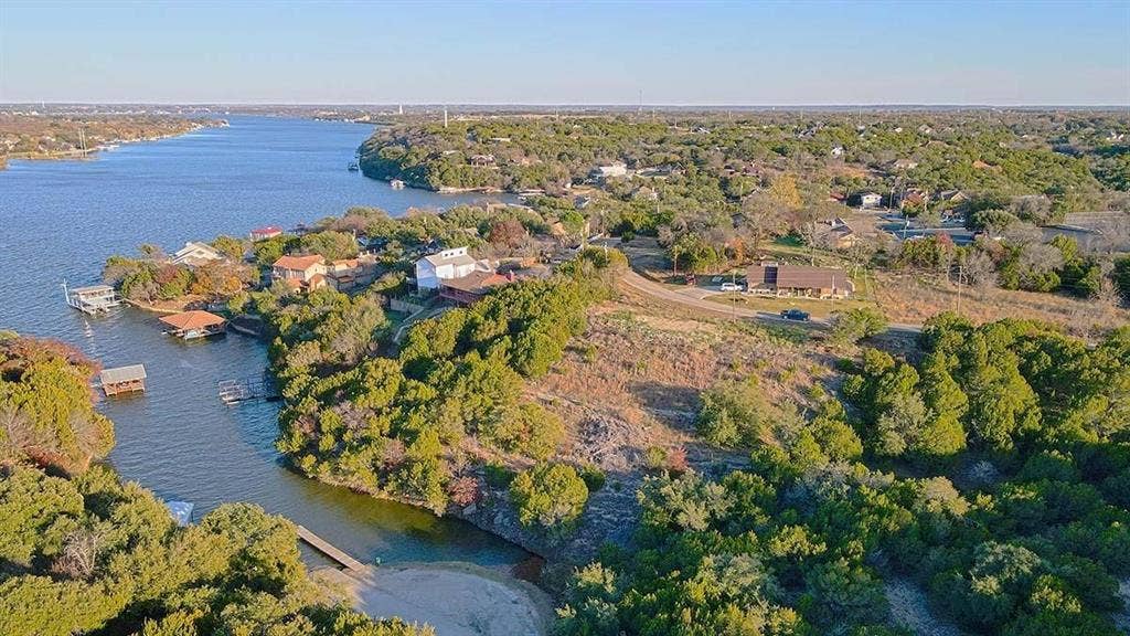 4822 Wichita Street, Granbury, TX 76048 4822 Wichita Street, Granbury, TX 76048