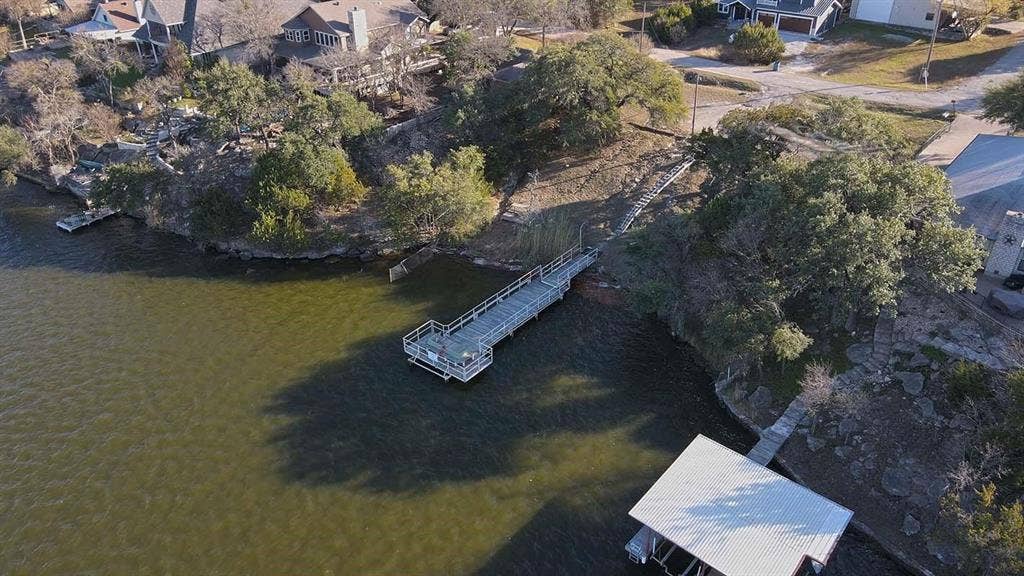 4822 Wichita Street, Granbury, TX 76048 4822 Wichita Street, Granbury, TX 76048