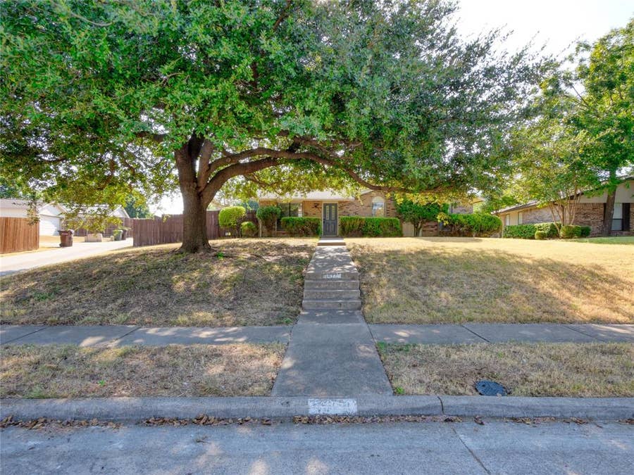 Property photo for 1472 Rockshire Drive, Plano, TX