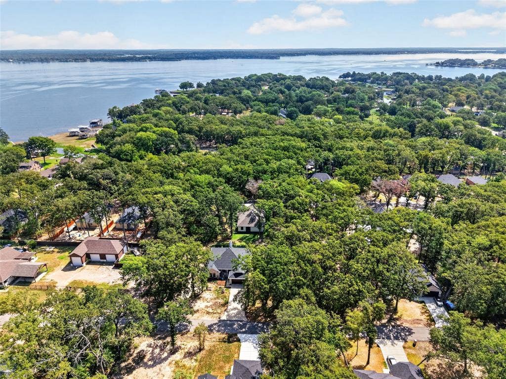 219 E Beachwood Loop, Trinidad, TX 75163 A Short Stroll to Cedar Creek Lake