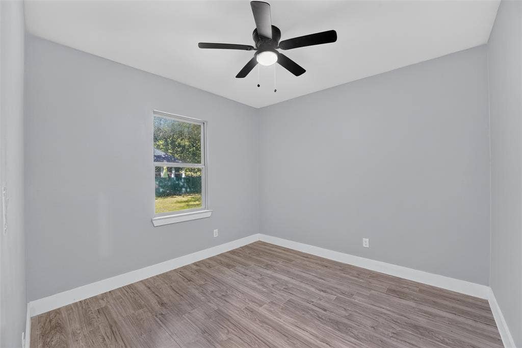 219 E Beachwood Loop, Trinidad, TX 75163 Bedroom 3