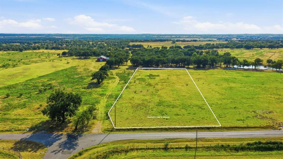Property photo for 2701 Neri Road, Granbury, TX