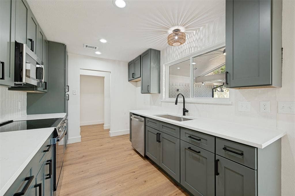 1716 Creek Ridge Court, Irving, TX 75060 1716 Creek Ridge Court, Irving, TX 75060