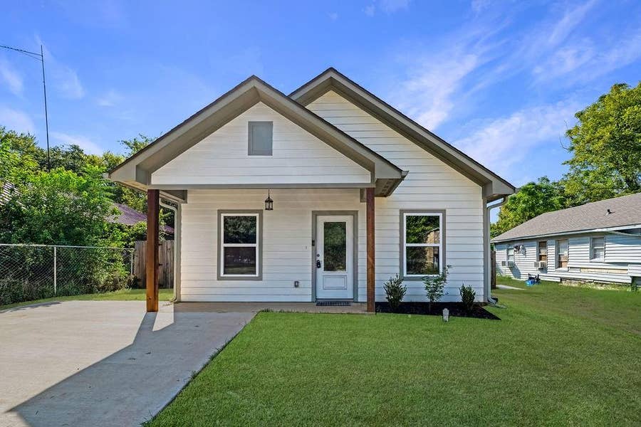 Property photo for 204 Bradford Avenue, Arp, TX