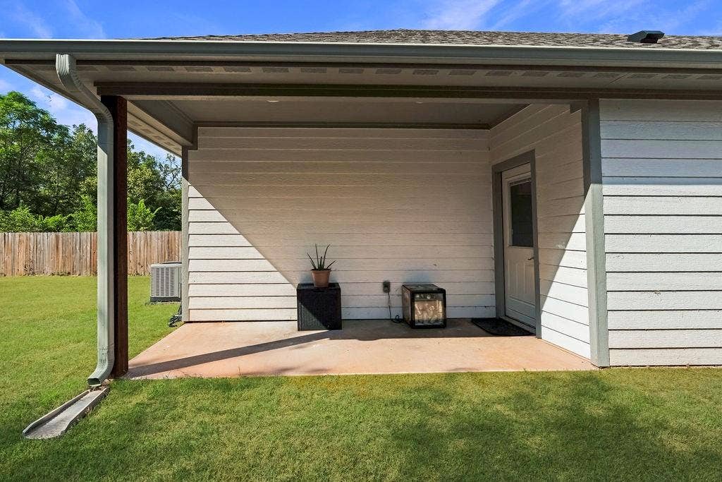 204 Bradford Avenue, Arp, TX 75750 204 Bradford Avenue, Arp, TX 75750