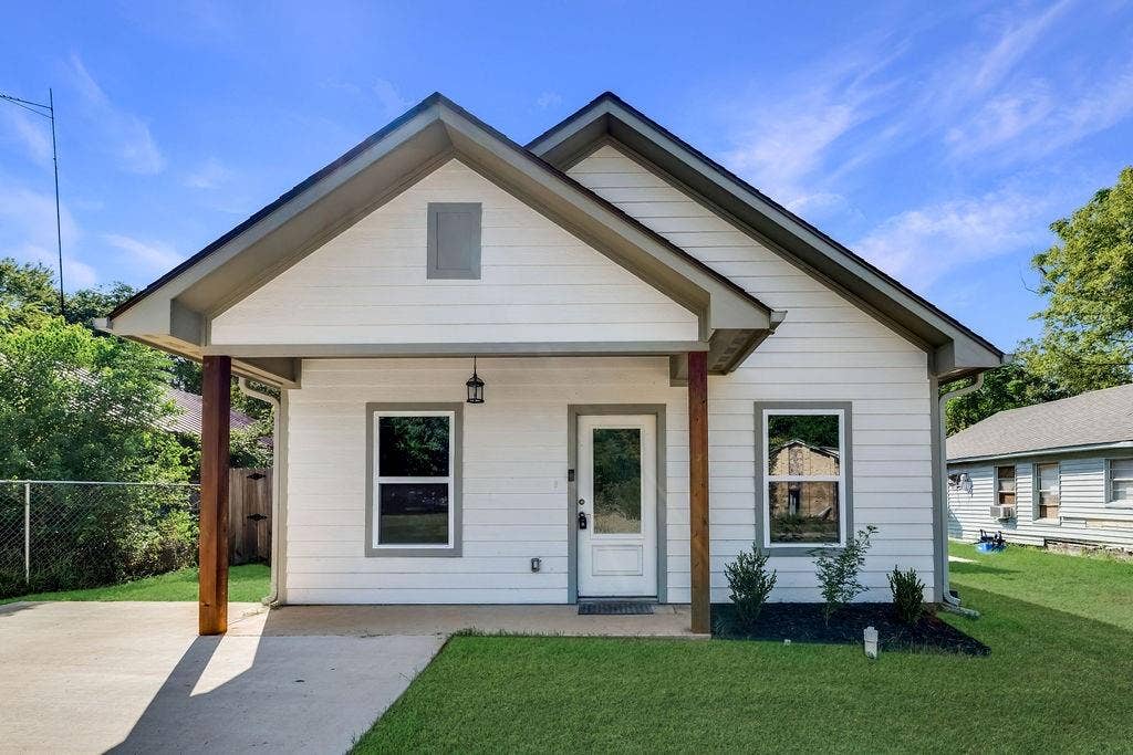 204 Bradford Avenue, Arp, TX 75750 204 Bradford Avenue, Arp, TX 75750