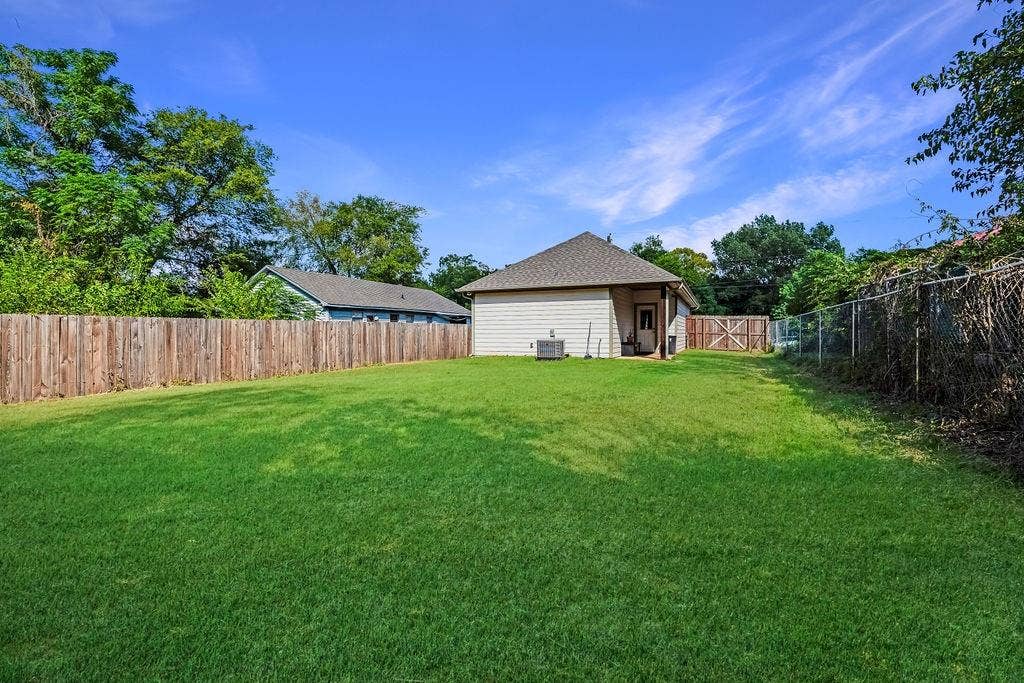 204 Bradford Avenue, Arp, TX 75750 204 Bradford Avenue, Arp, TX 75750