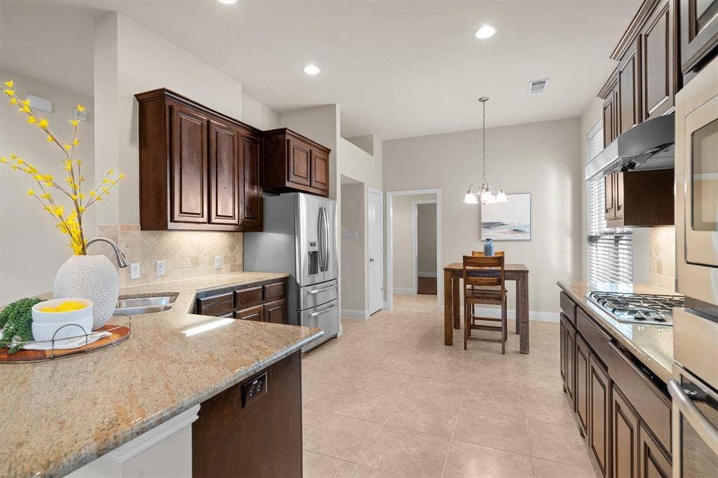 201 Lilypad Bend, Argyle, TX 76226