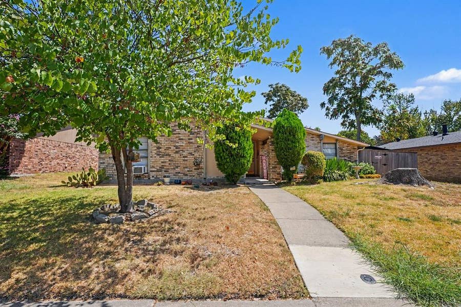 Property photo for 3602 Clover Meadow Drive, Garland, TX
