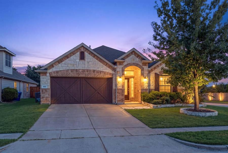 Property photo for 900 Park Meadow Lane, McKinney, TX