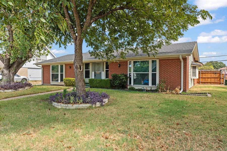 Property photo for 2906 cheyenne Street, Irving, TX