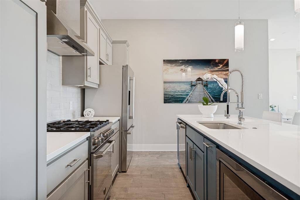 15875 Spectrum Drive, #4105, Addison, TX 75001 15875 Spectrum Drive, #4105, Addison, TX 75001