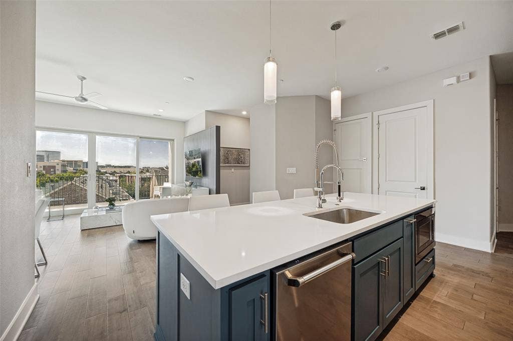 15875 Spectrum Drive, #4105, Addison, TX 75001 15875 Spectrum Drive, #4105, Addison, TX 75001