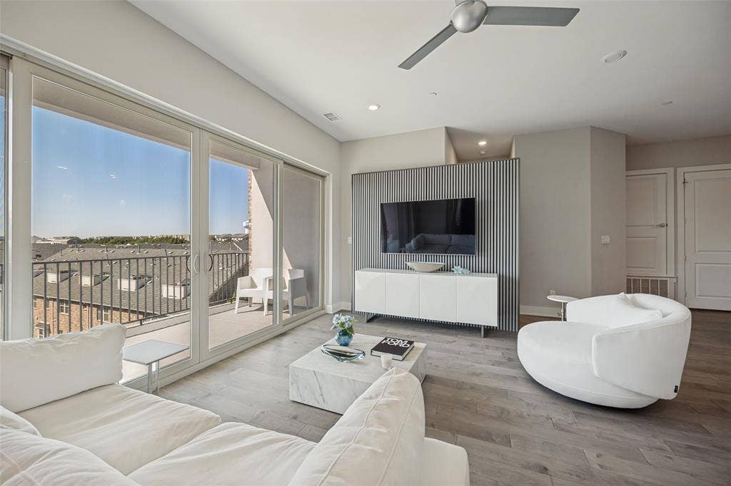 15875 Spectrum Drive, #4105, Addison, TX 75001 15875 Spectrum Drive, #4105, Addison, TX 75001