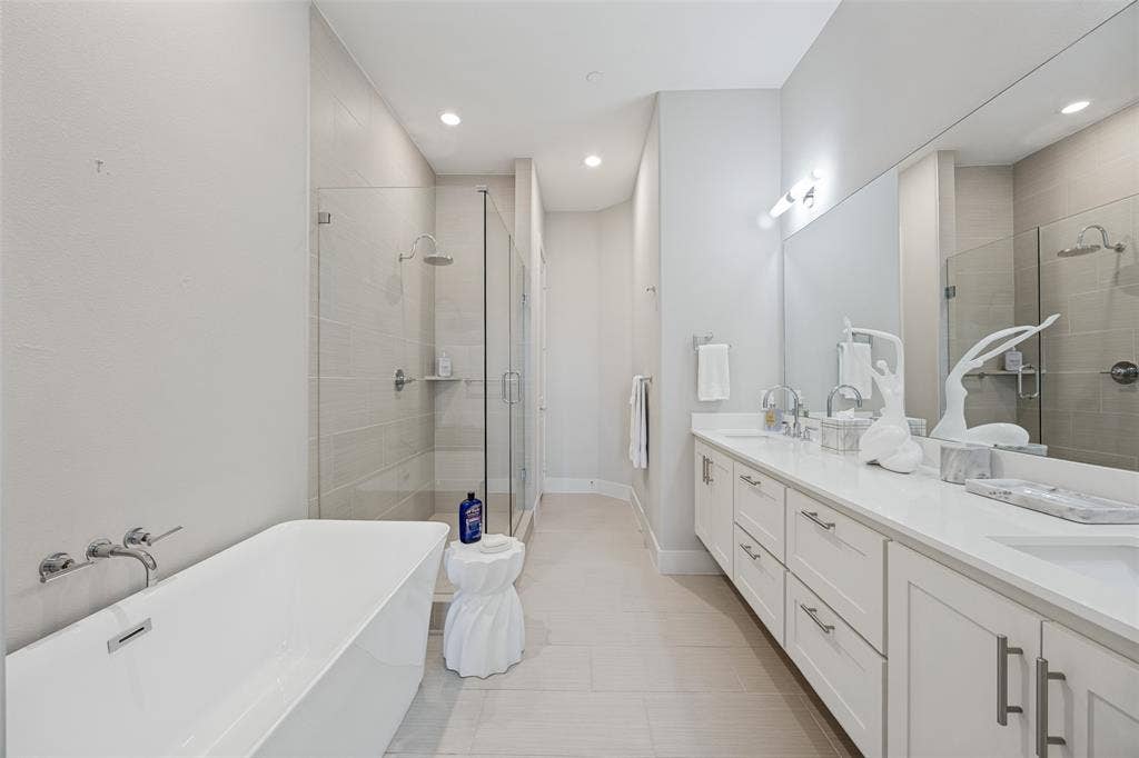 15875 Spectrum Drive, #4105, Addison, TX 75001 15875 Spectrum Drive, #4105, Addison, TX 75001