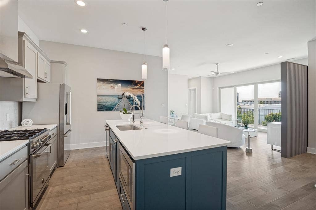 15875 Spectrum Drive, #4105, Addison, TX 75001 15875 Spectrum Drive, #4105, Addison, TX 75001