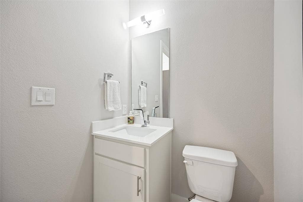 15875 Spectrum Drive, #4105, Addison, TX 75001 15875 Spectrum Drive, #4105, Addison, TX 75001