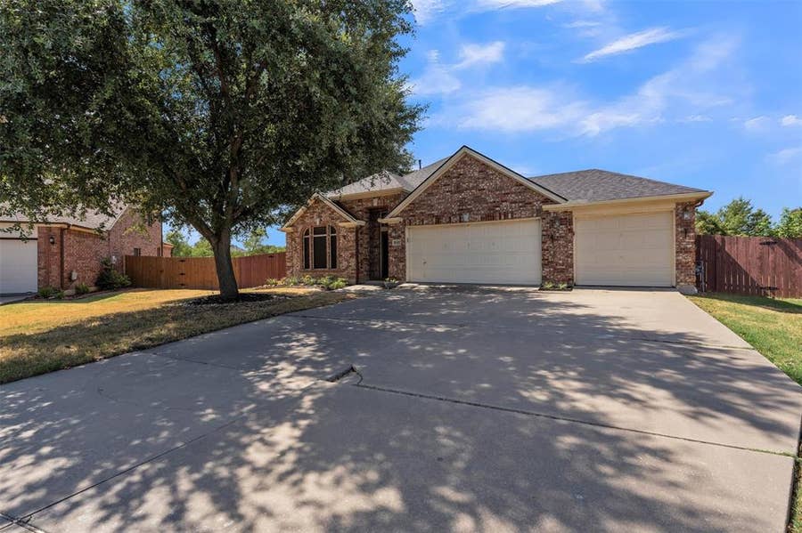 Property photo for 8102 Mansanillo Court, Arlington, TX