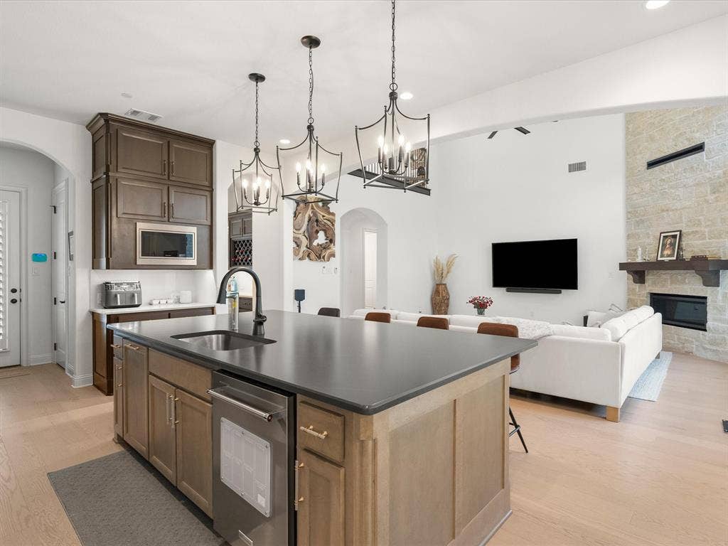 1020 Williams Lane, Copper Canyon, TX 75077 1020 Williams Lane, Copper Canyon, TX 75077