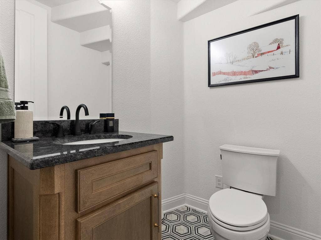 1020 Williams Lane, Copper Canyon, TX 75077 HALF BATHROOM DOWNSTAIRS