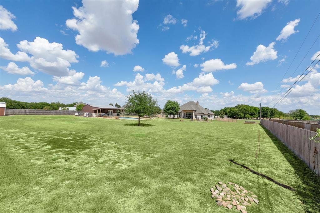 202 Camino Del Rancho, Lorena, TX 76655