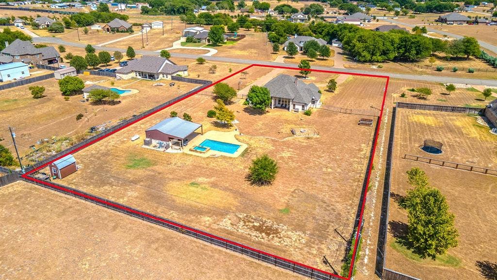 202 Camino Del Rancho, Lorena, TX 76655