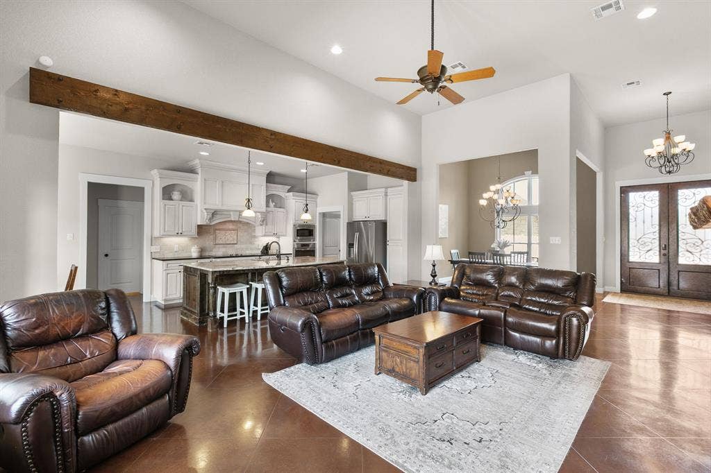 202 Camino Del Rancho, Lorena, TX 76655