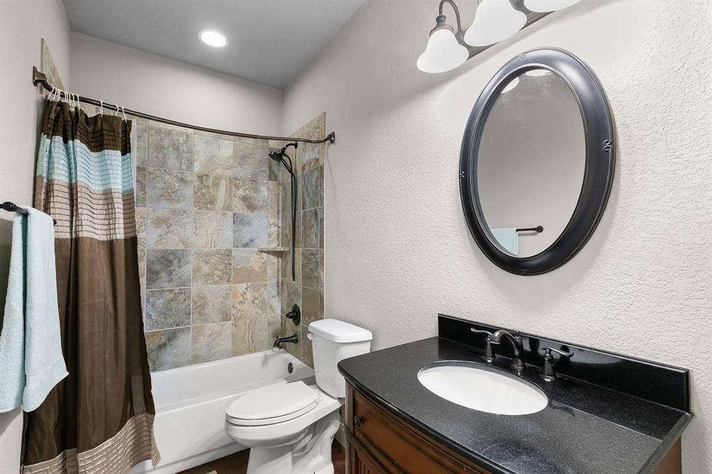 202 Camino Del Rancho, Lorena, TX 76655