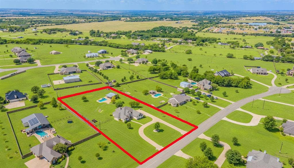 202 Camino Del Rancho, Lorena, TX 76655
