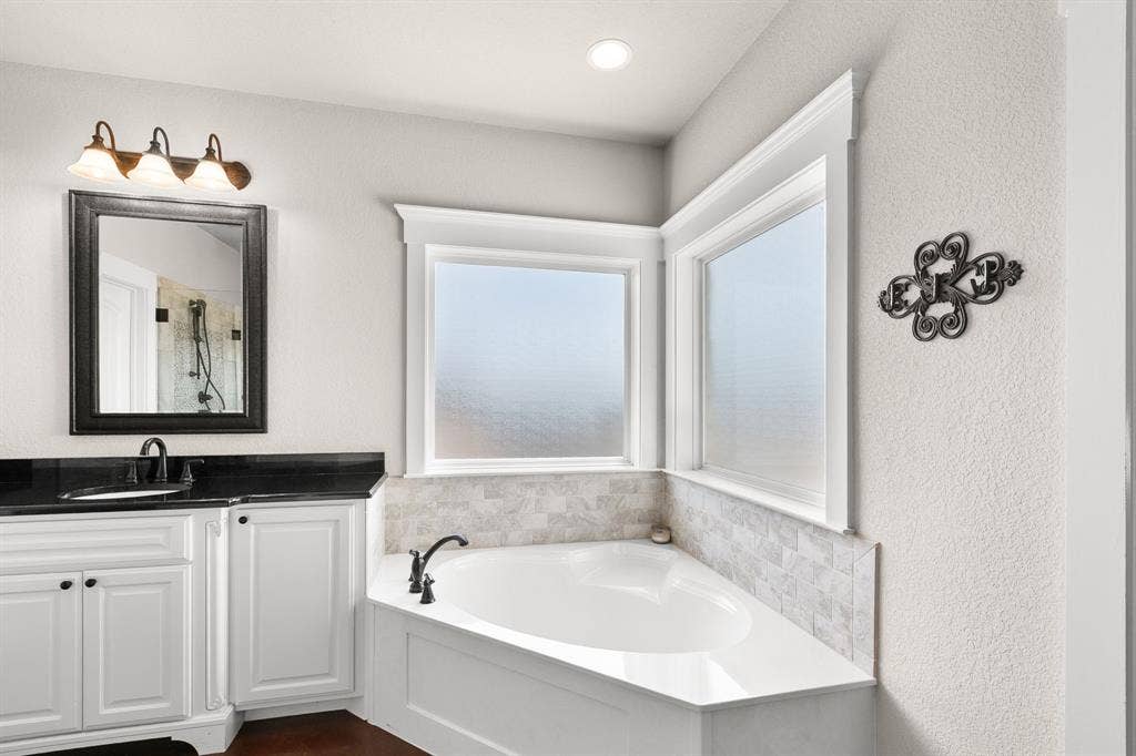 202 Camino Del Rancho, Lorena, TX 76655