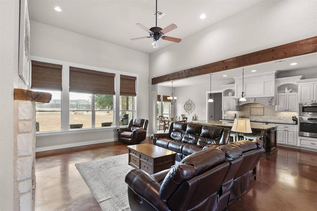 202 Camino Del Rancho, Lorena, TX 76655