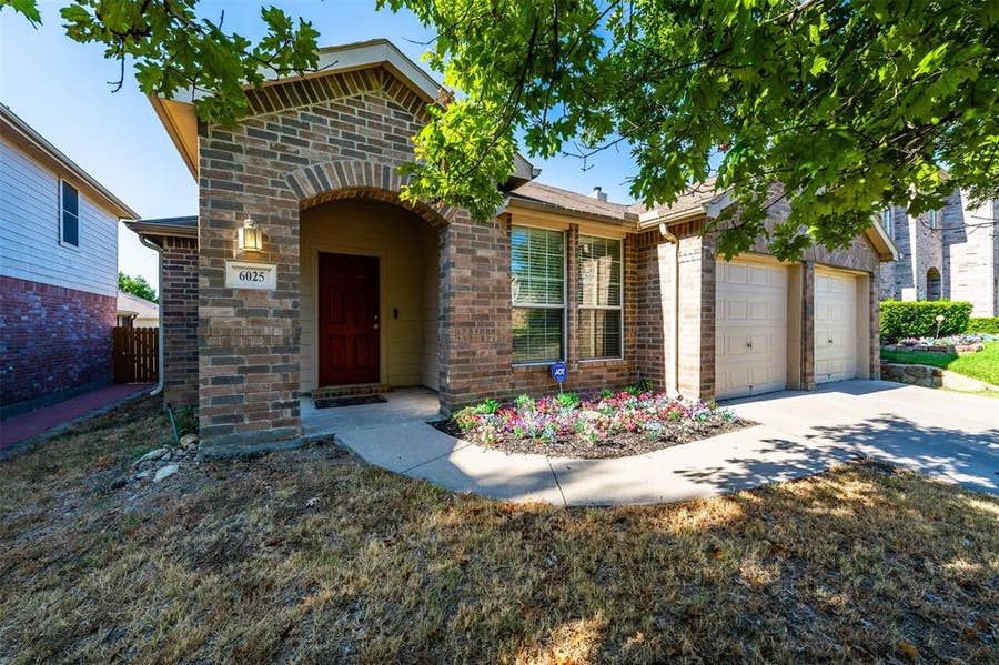 Property photo for 6025 Walleye Drive, Fort Worth, TX