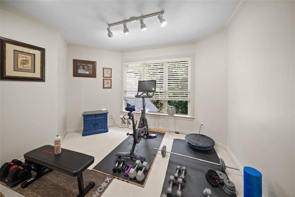 1950 Stonehill Drive, Tyler, TX 75703 1950 Stonehill Drive, Tyler, TX 75703